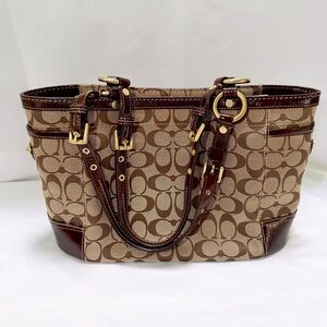 Coach Signature Canvas Tote Bag in Khaki/Brown